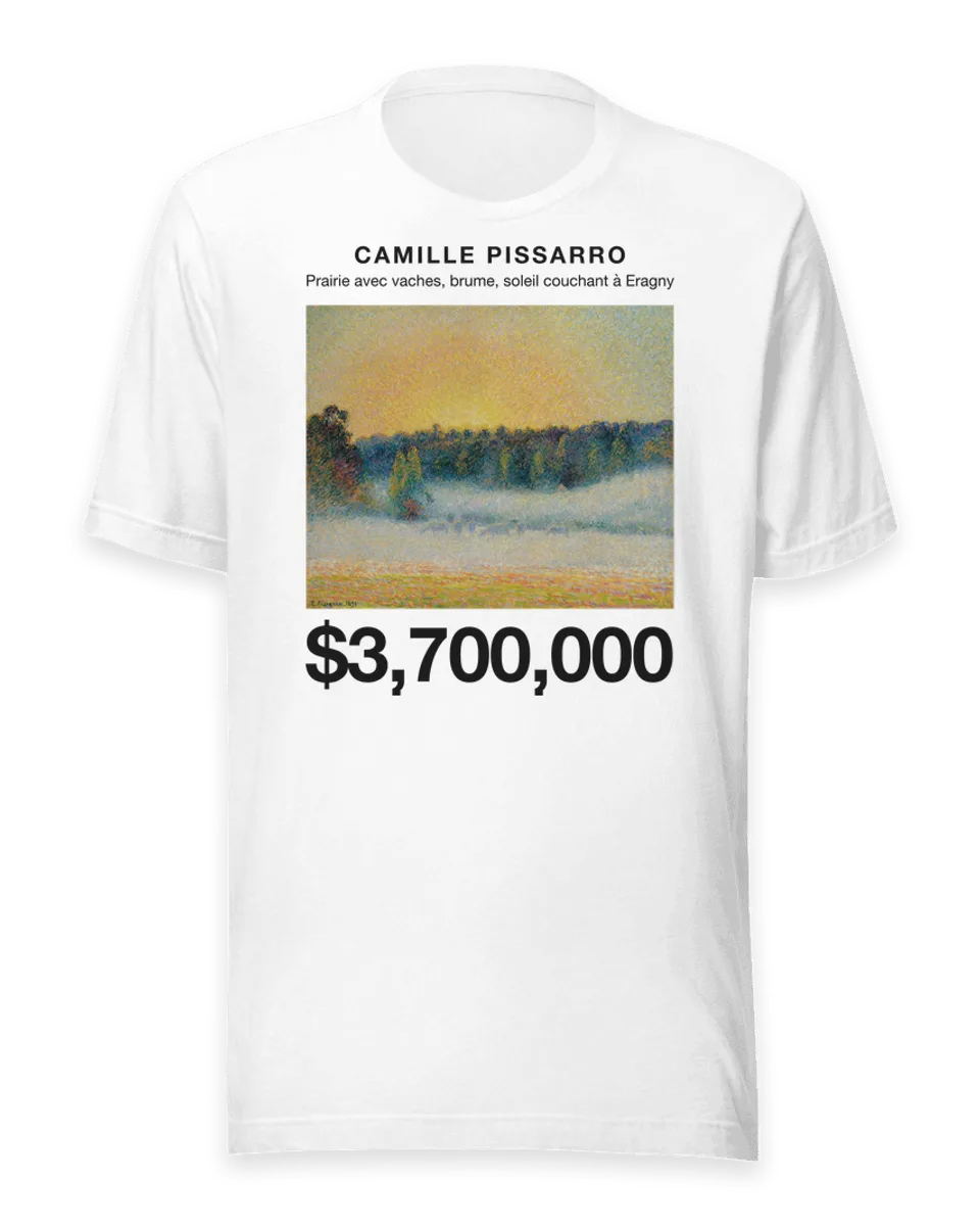 T-shirt: Prairie avec vaches, brume, soleil couchant à Eragny by Camille Pissarro